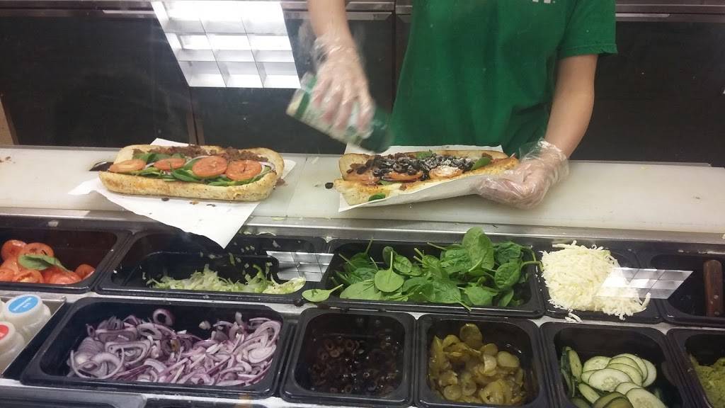 Subway | restaurant | 109 S Jefferson St, La Grange, TX 78945, USA | 9799660724 OR +1 979-966-0724