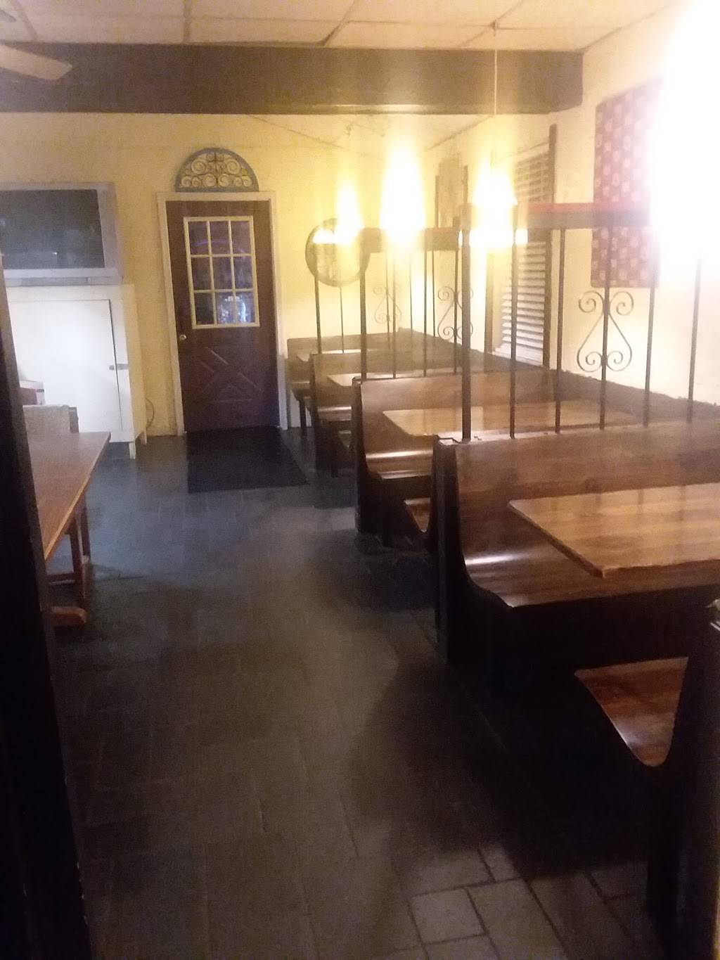 Roccos Pizza | restaurant | 2008 East Ave, Akron, OH 44314, USA | 3307454441 OR +1 330-745-4441