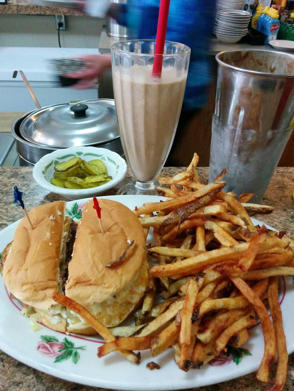 Court Street Dairy Lunch | restaurant | 347 Court St NE, Salem, OR 97301, USA | 5033636433 OR +1 503-363-6433