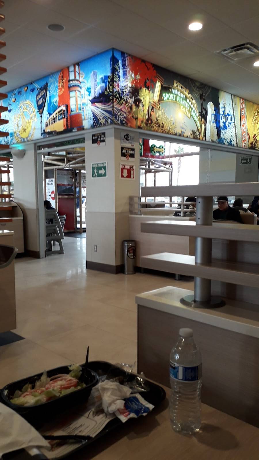 Carls Jr | restaurant | Blvd. Benito Juárez 2710, HACIENDA FLORESTA, 22703 Rosarito, B.C., Mexico | 018007322757 OR +52 800 732 2757