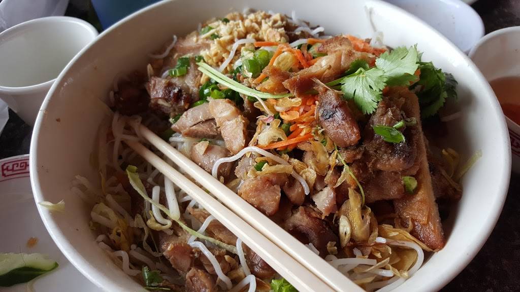 Phở 95 Vietnamese Restaurant | restaurant | 1401 S Federal Blvd, Denver, CO 80219, USA | 3039363322 OR +1 303-936-3322