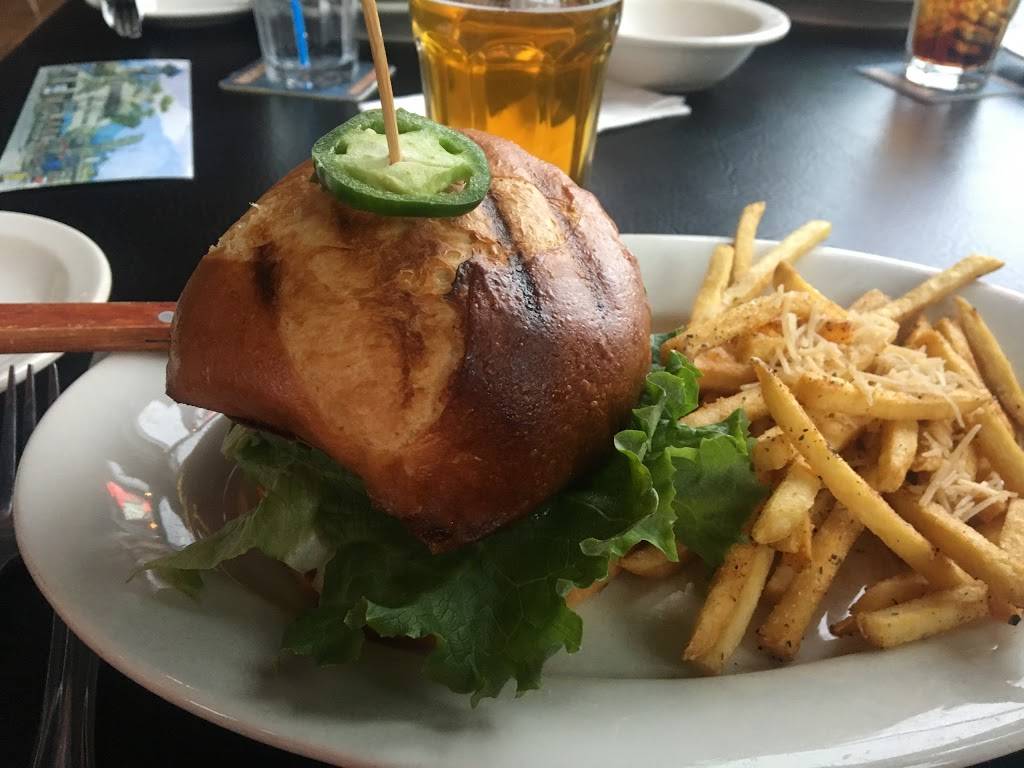 Highliner Public House | restaurant | 3909 18th Ave W, Seattle, WA 98119, USA | 2062161254 OR +1 206-216-1254