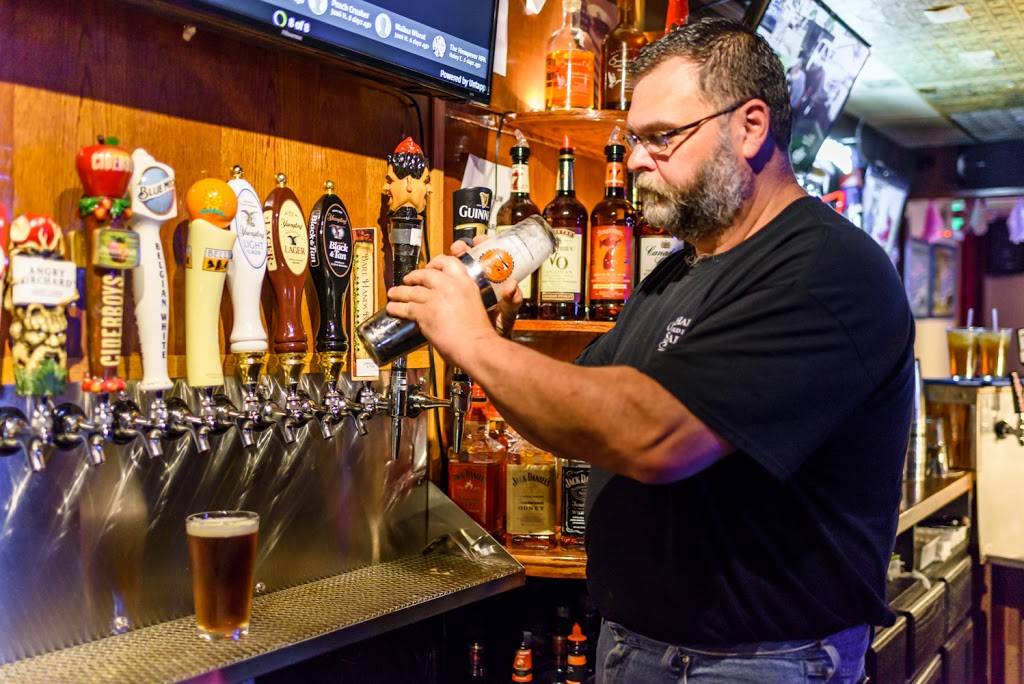 Harrys Old Kettle Pub & Grill | restaurant | 1633 Stitt St, Wabash, IN 46992, USA | 2605637317 OR +1 260-563-7317