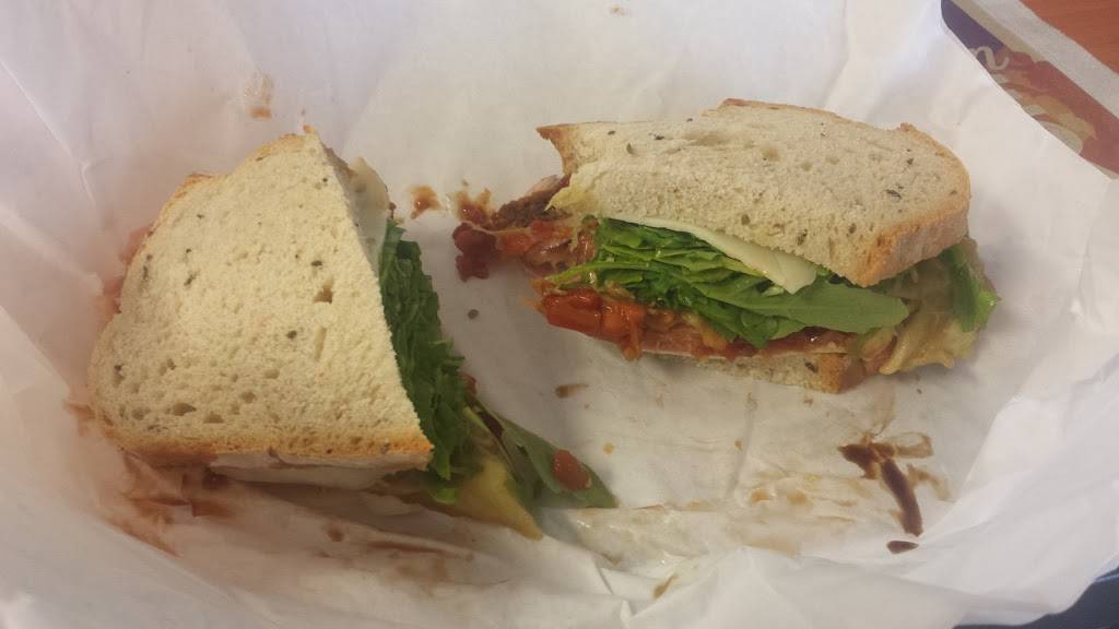 Milwaukee Waterfront Deli | restaurant | 761 N Water St, Milwaukee, WI 53202, USA | 4142209300 OR +1 414-220-9300