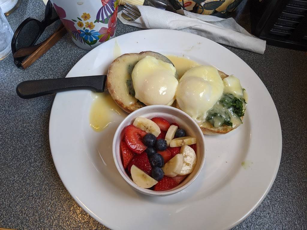 Debbs Place | restaurant | 352 Huronia Rd, Barrie, ON L4N 8Y9, Canada | 7057271361 OR +1 705-727-1361