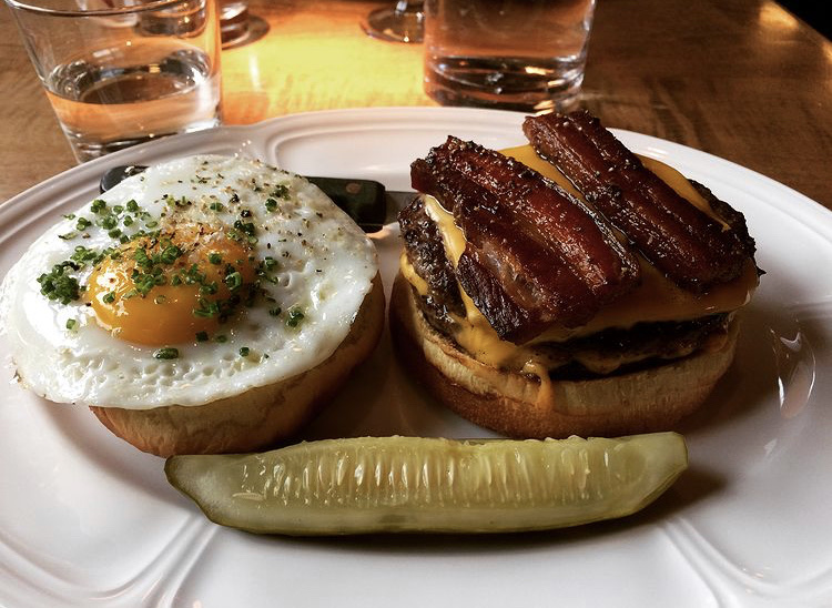 Au Cheval | restaurant | 800 W Randolph St, Chicago, IL 60607, USA | 3129294580 OR +1 312-929-4580