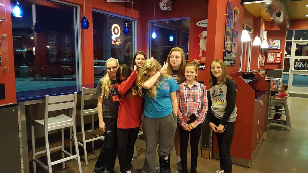 Raising Canes Chicken Fingers | meal takeaway | 12930 W Maple Rd, Omaha, NE 68164, USA | 4024965375 OR +1 402-496-5375