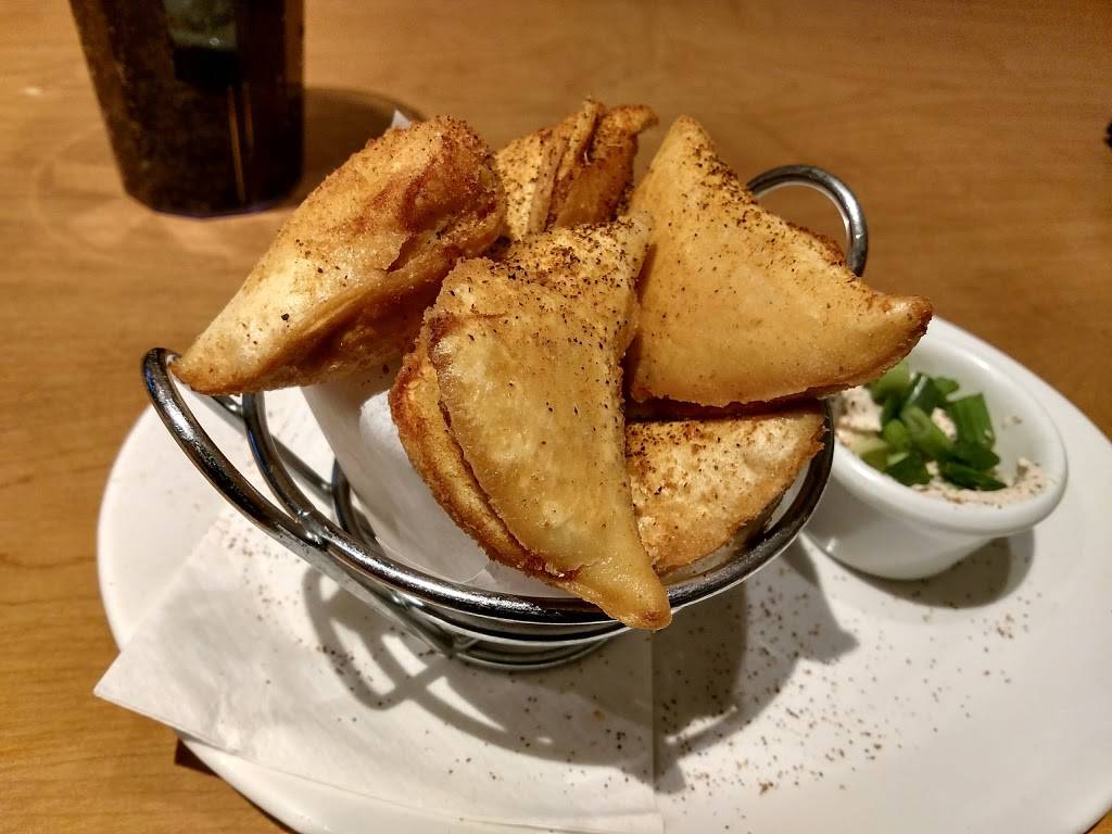 Swiss Chalet | restaurant | 735 Queenston Rd, Hamilton, ON L8G 1A1, Canada | 9055611414 OR +1 905-561-1414