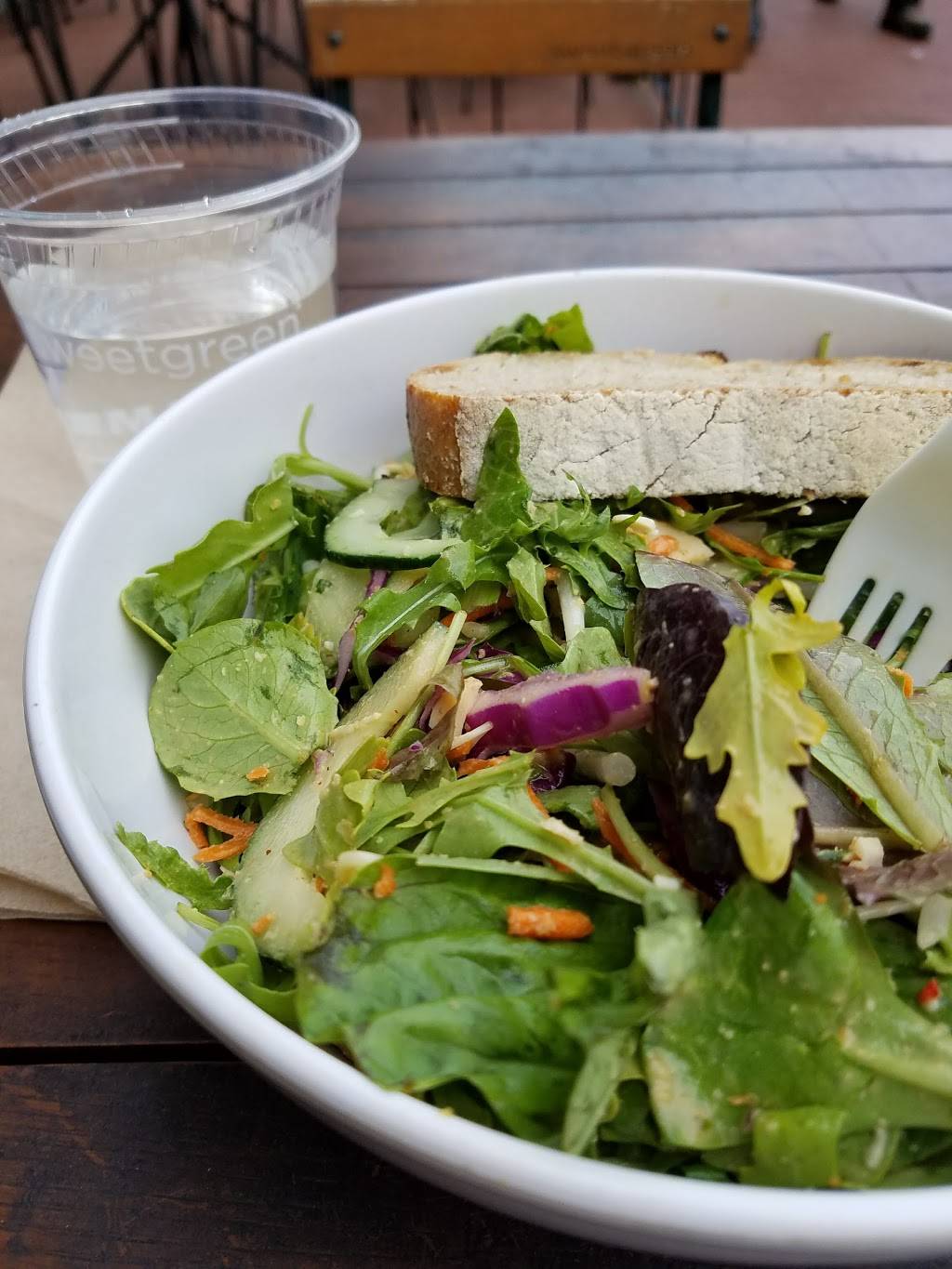 sweetgreen | restaurant | 221 Pennsylvania Ave SE, Washington, DC 20003, USA | 2025479338 OR +1 202-547-9338