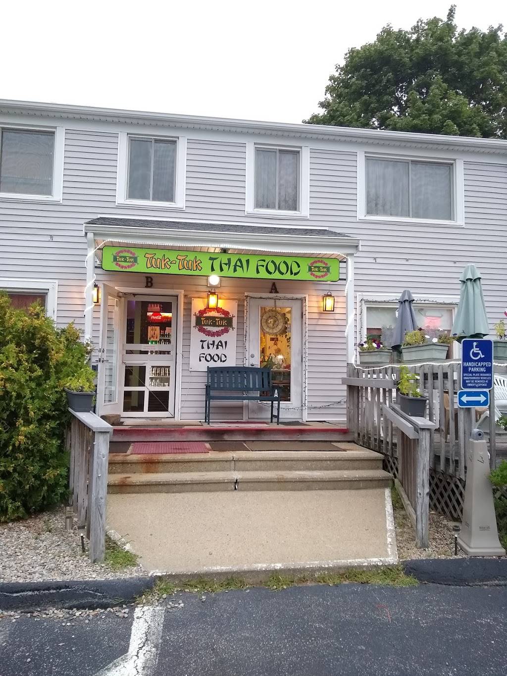 Tuk Tuk Thai Food | restaurant | 254 Shore Rd, Bourne, MA 02532, USA | 7743024358 OR +1 774-302-4358