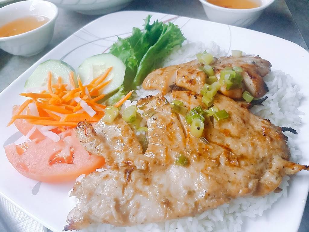 Pho LLC | restaurant | 350 Albert St, East Lansing, MI 48823, USA | 5175744919 OR +1 517-574-4919