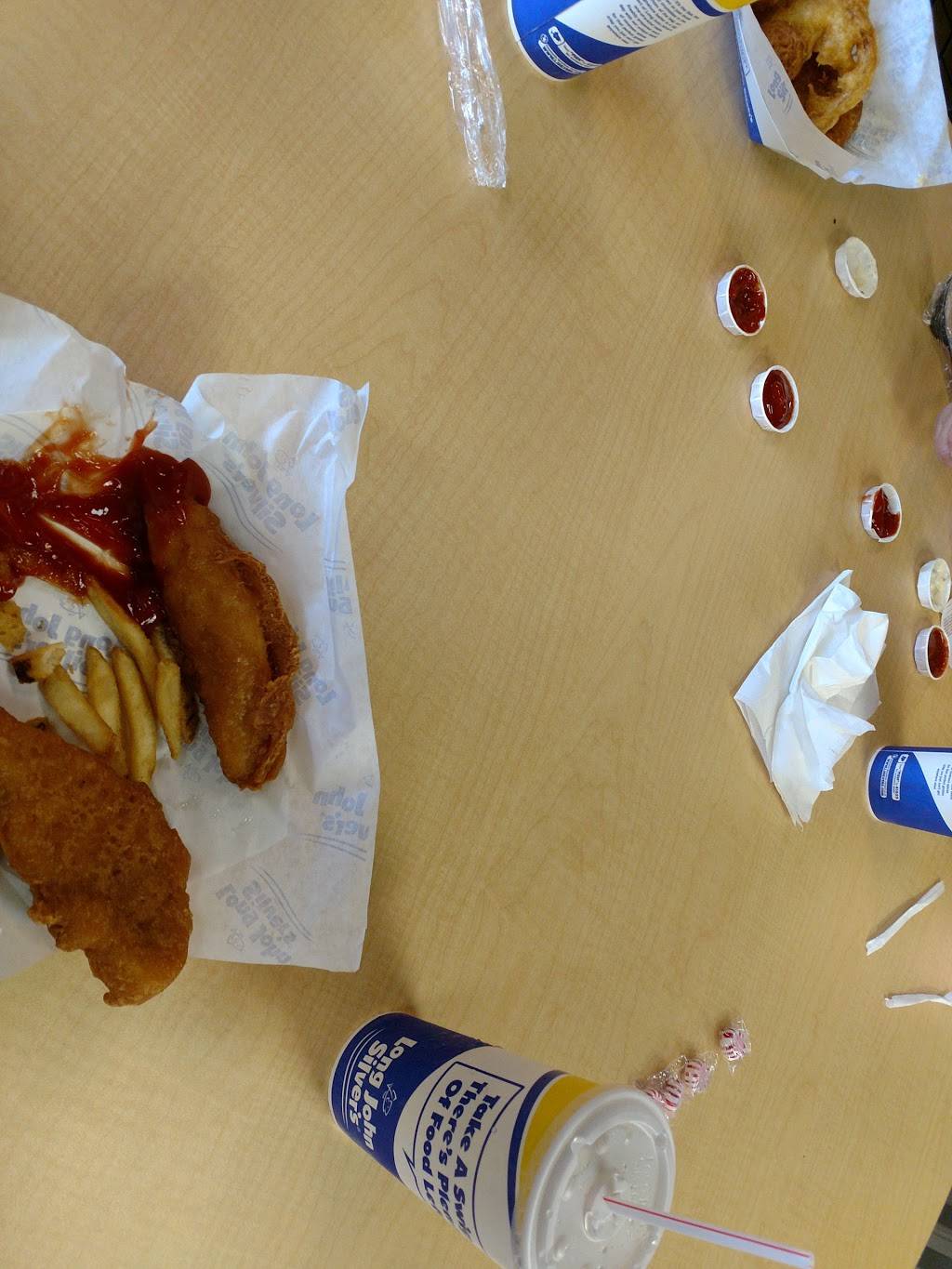 Long John Silvers | restaurant | 1205 N W Ave, Jackson, MI 49202, USA | 5177834405 OR +1 517-783-4405