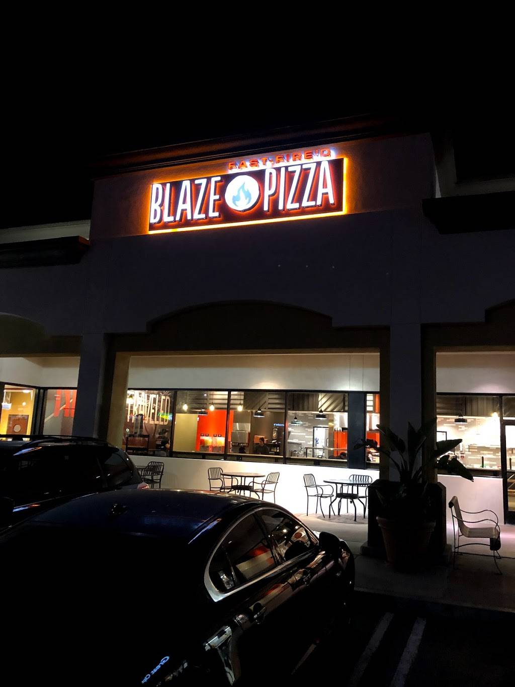 Blaze Pizza | meal takeaway | 2841 W MacArthur Blvd Suite 3B, Santa Ana, CA 92704, USA | 7148807860 OR +1 714-880-7860