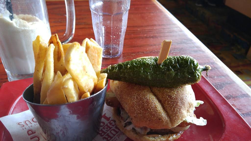 Red Robin Gourmet Burgers and Brews | restaurant | 3797 Carpenter Rd, Ypsilanti, MI 48197, USA | 7347942000 OR +1 734-794-2000