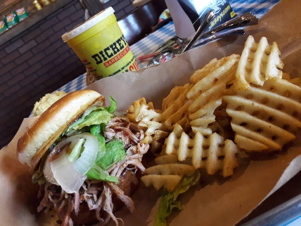 Dickeys Barbecue Pit | restaurant | 9368 Narcoossee Rd Ste 101, Orlando, FL 32827, USA | 4074018285 OR +1 407-401-8285