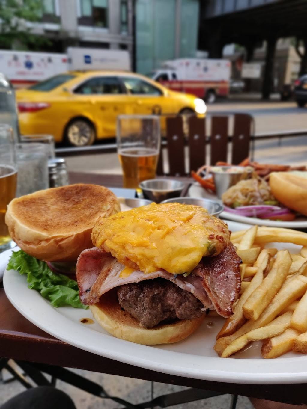 The Half King | restaurant | 505 W 23rd St A, New York, NY 10011, USA | 2124624300 OR +1 212-462-4300