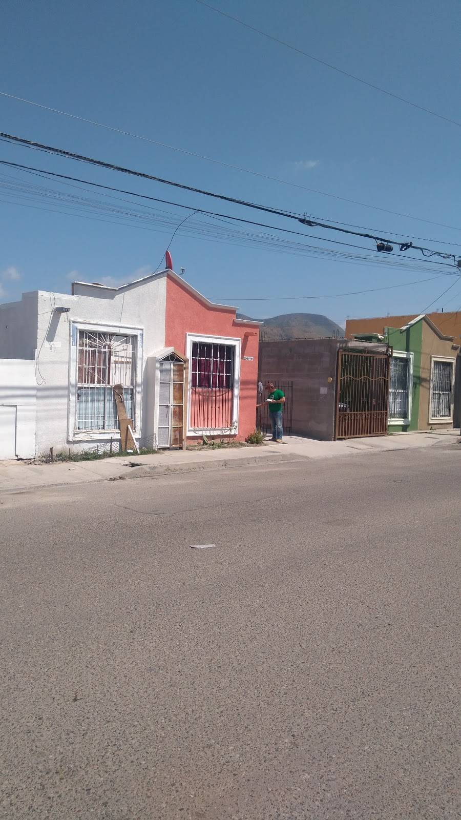 Tacos varios Emanuel | restaurant | Real de Chiluca, Real de San Francisco, Francisco Villa 2da Secc, 22236 Tijuana, B.C., Mexico | 016645431497 OR +52 664 543 1497