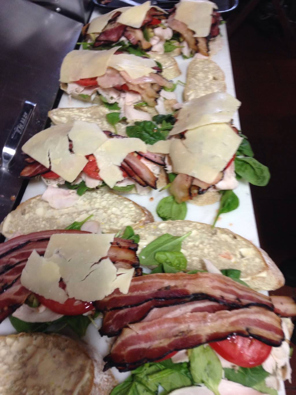 The Piggy Market | restaurant | 400 Winston Ave, Ottawa, ON K2A 1Y5, Canada | 6133716124 OR +1 613-371-6124