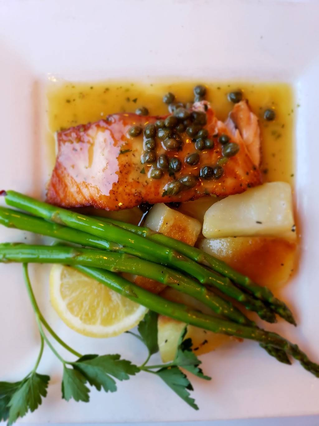 Riviera | restaurant | 75 Montgomery Dr, Santa Rosa, CA 95404, USA | 7075792682 OR +1 707-579-2682