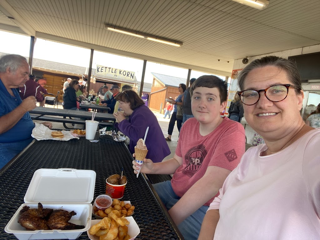 Shipshewana Trading Place | bakery | 345 S Van Buren St, Shipshewana, IN 46565, USA | 2607684129 OR +1 260-768-4129