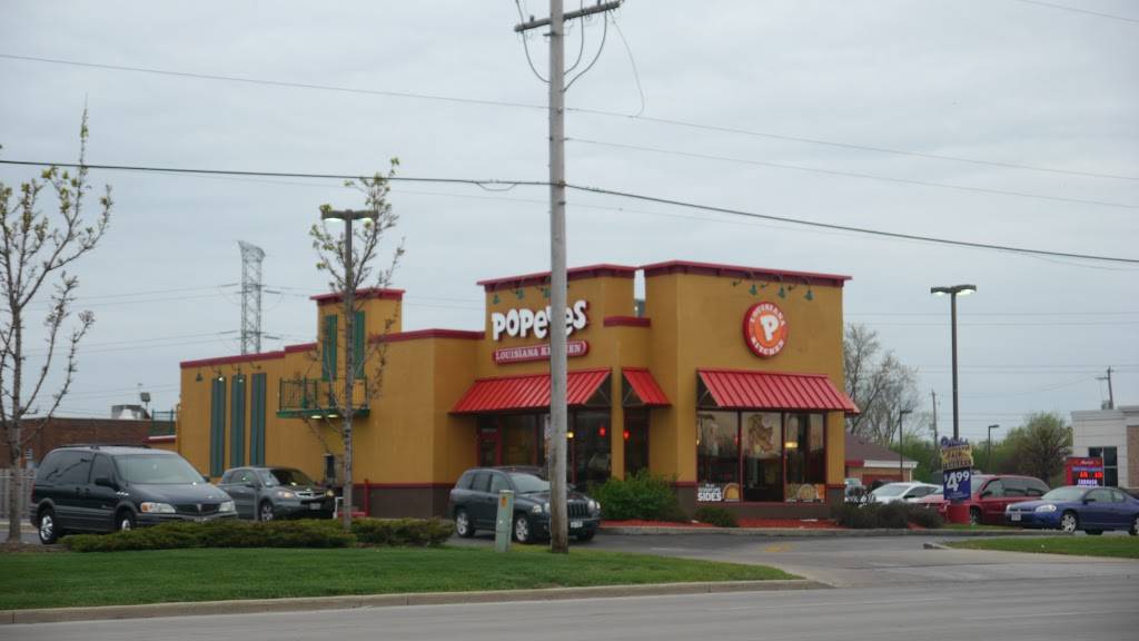 Popeyes Louisiana Kitchen | restaurant | 7525 Good Hope Rd, Milwaukee, WI 53223, USA | 4143539925 OR +1 414-353-9925