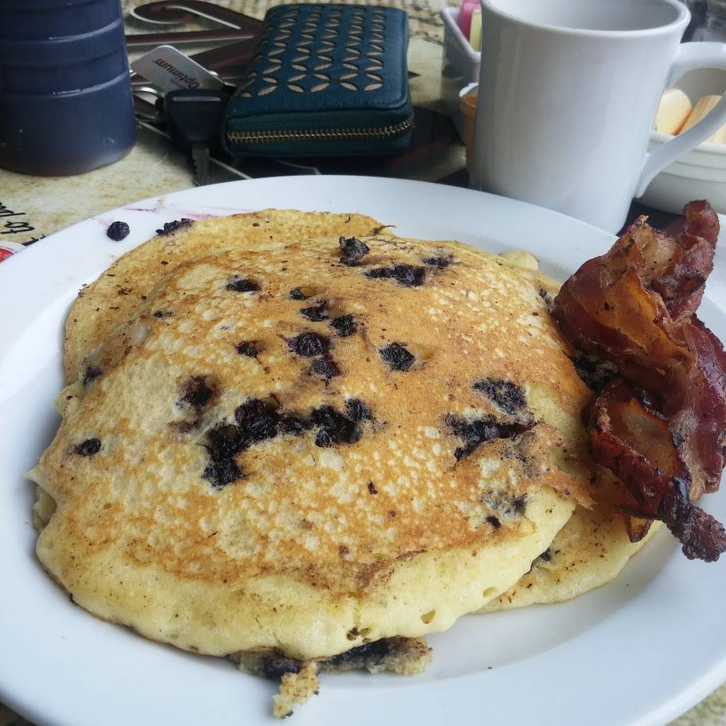 Marias Restaurant | meal takeaway | 131 Sandwich St S, Amherstburg, ON N9V 1Z9, Canada | 5197364000 OR +1 519-736-4000