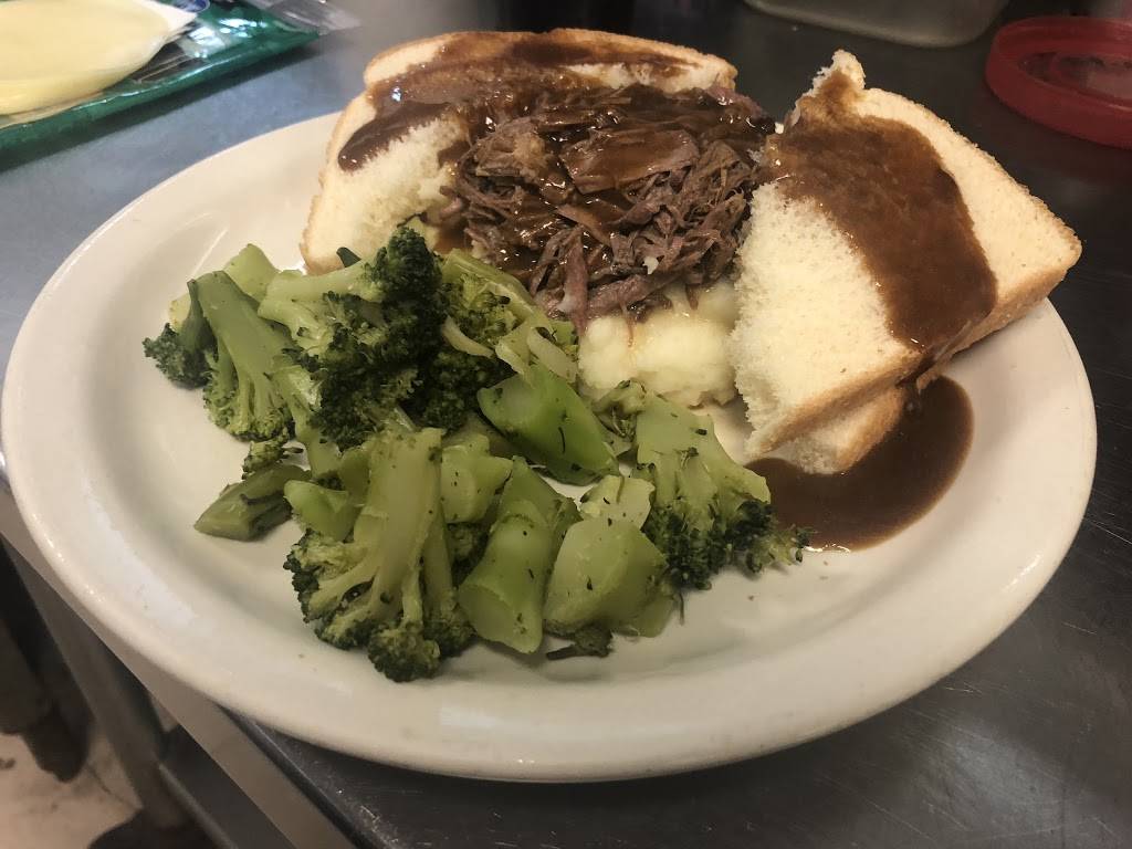 Town and Country Restaurant | restaurant | 15685 US-36, Chrisman, IL 61924, USA | 2172692000 OR +1 217-269-2000