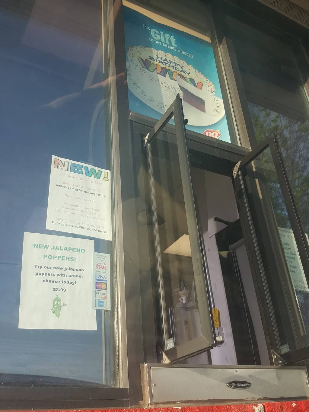 Dairy Queen Store | restaurant | 1035 E 2900 North Rd, Clifton, IL 60927, USA | 8156943202 OR +1 815-694-3202