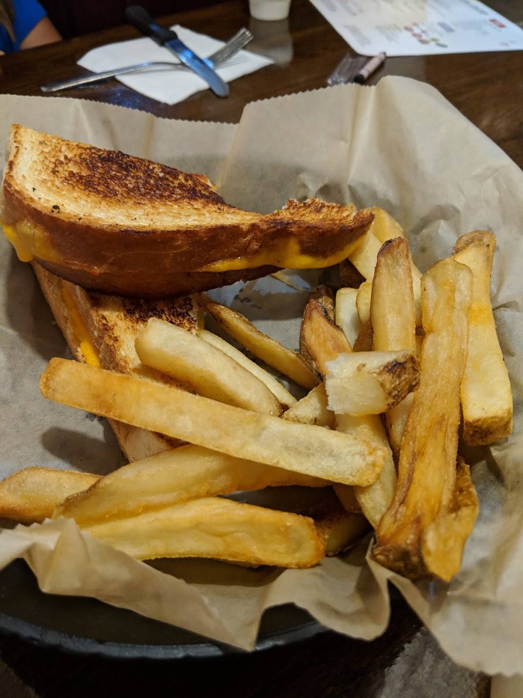 Fatz Southern Kitchen | restaurant | 212 Wall St, Camden, SC 29020, USA | 8034323439 OR +1 803-432-3439