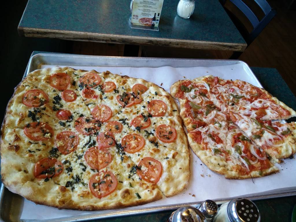 Red Tomato Pizzeria | restaurant | 37 Boston Post Rd, Madison, CT 06443, USA | 2032456948 OR +1 203-245-6948