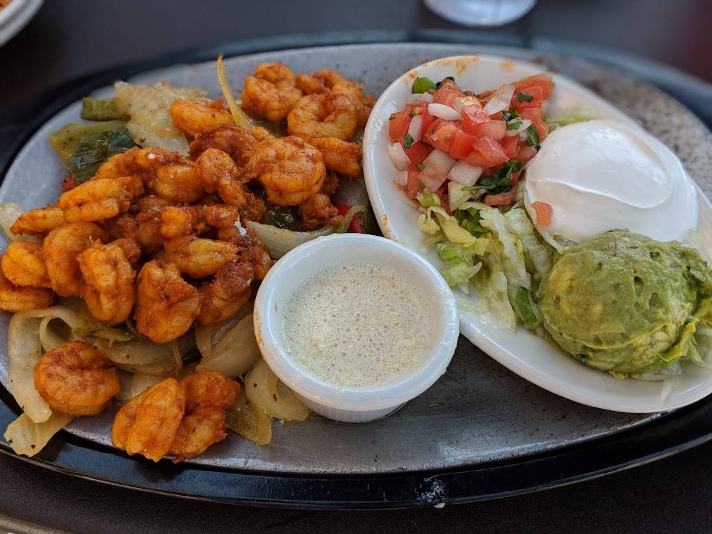 Uncle Julios Mexican | restaurant | 1831 Abriter Ct, Naperville, IL 60563, USA | 3314441300 OR +1 331-444-1300