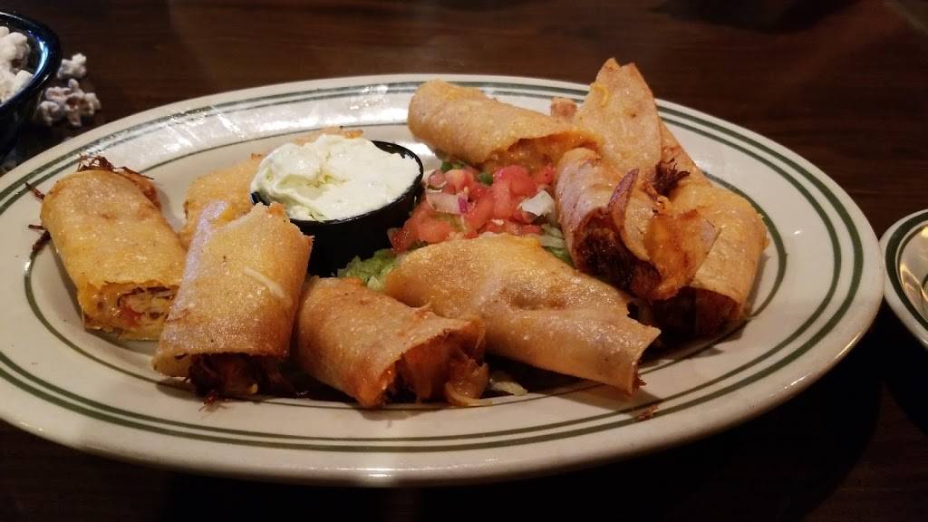 Me & Julio | restaurant | 350 33rd St W, Hastings, MN 55033, USA | 6514382520 OR +1 651-438-2520