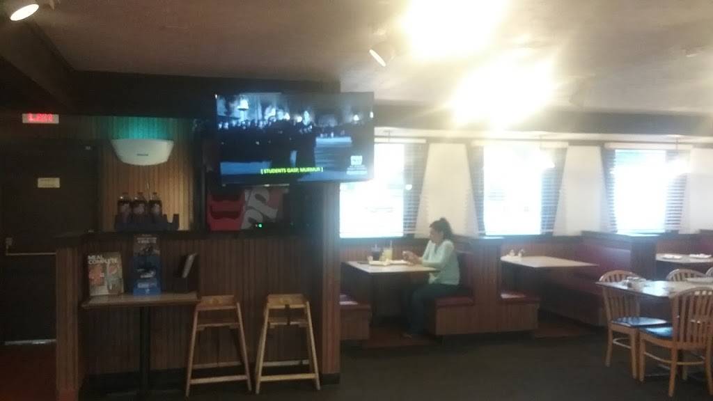 Pizza Hut | meal takeaway | 721 E Main St, Luray, VA 22835, USA | 5407435177 OR +1 540-743-5177