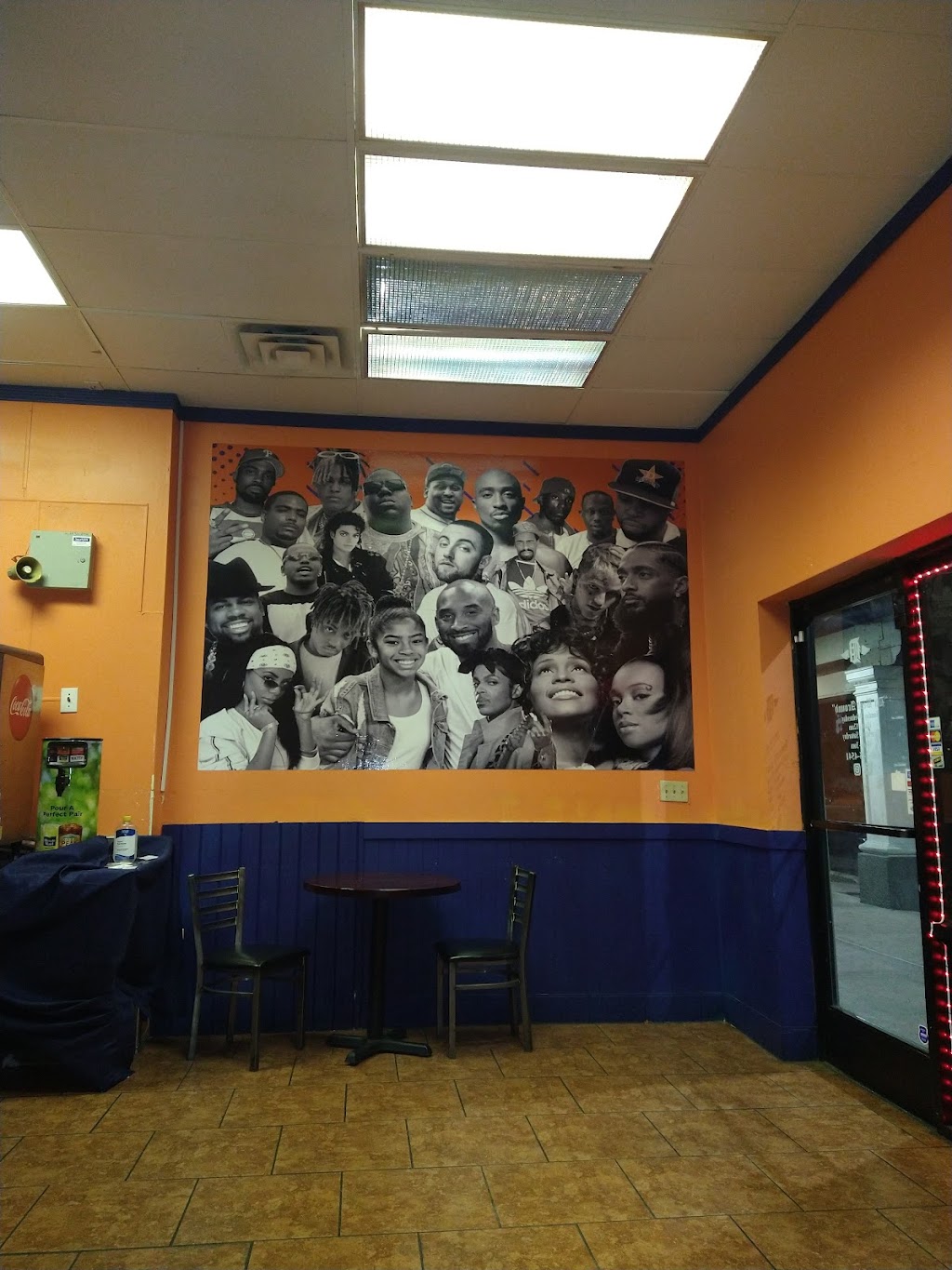 DMac & Wings | restaurant | 635 N Country Club Dr, Mesa, AZ 85201, USA | 4802454541 OR +1 480-245-4541