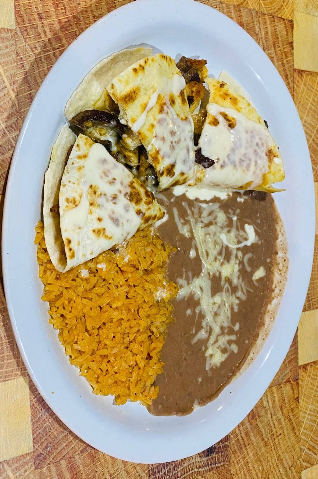 Tequilas Mexican Grill | restaurant | 8176 US-31, Calera, AL 35040, USA | 2056908217 OR +1 205-690-8217