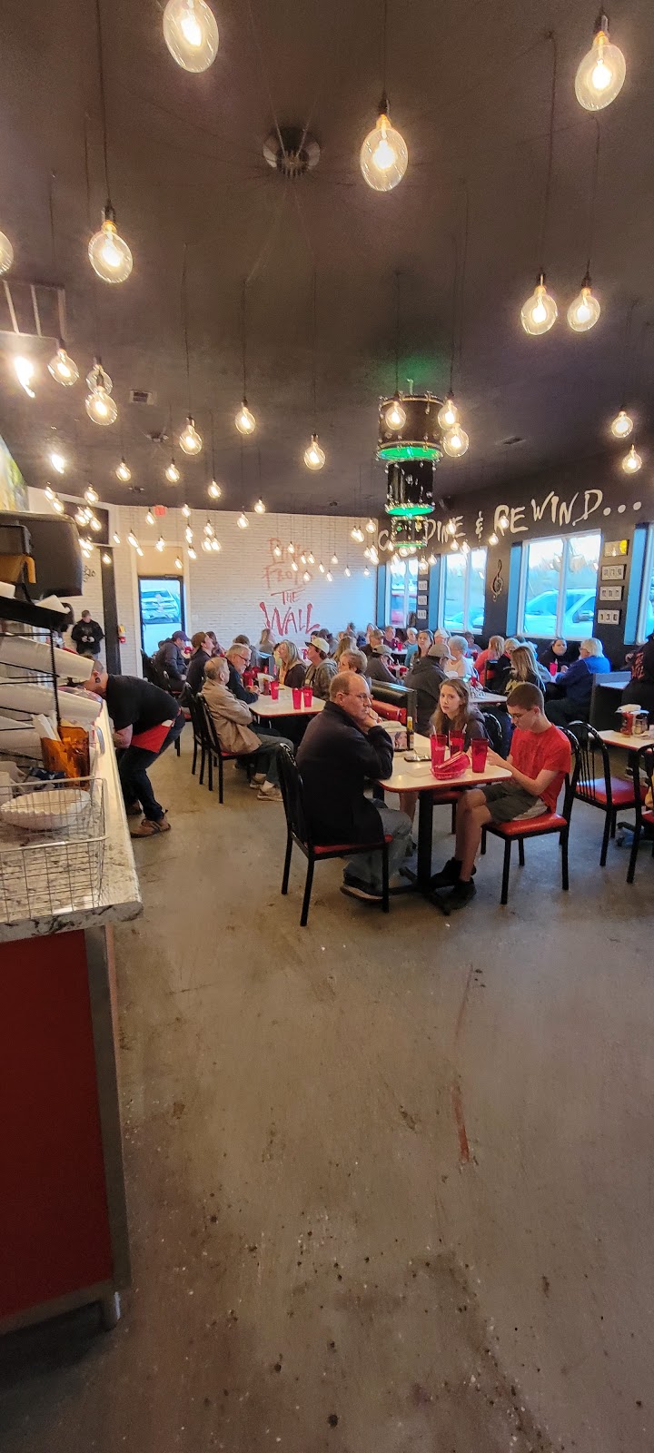 The Wall | restaurant | 123 N Church Ave, Henderson, TN 38340, USA | 7314351168 OR +1 731-435-1168