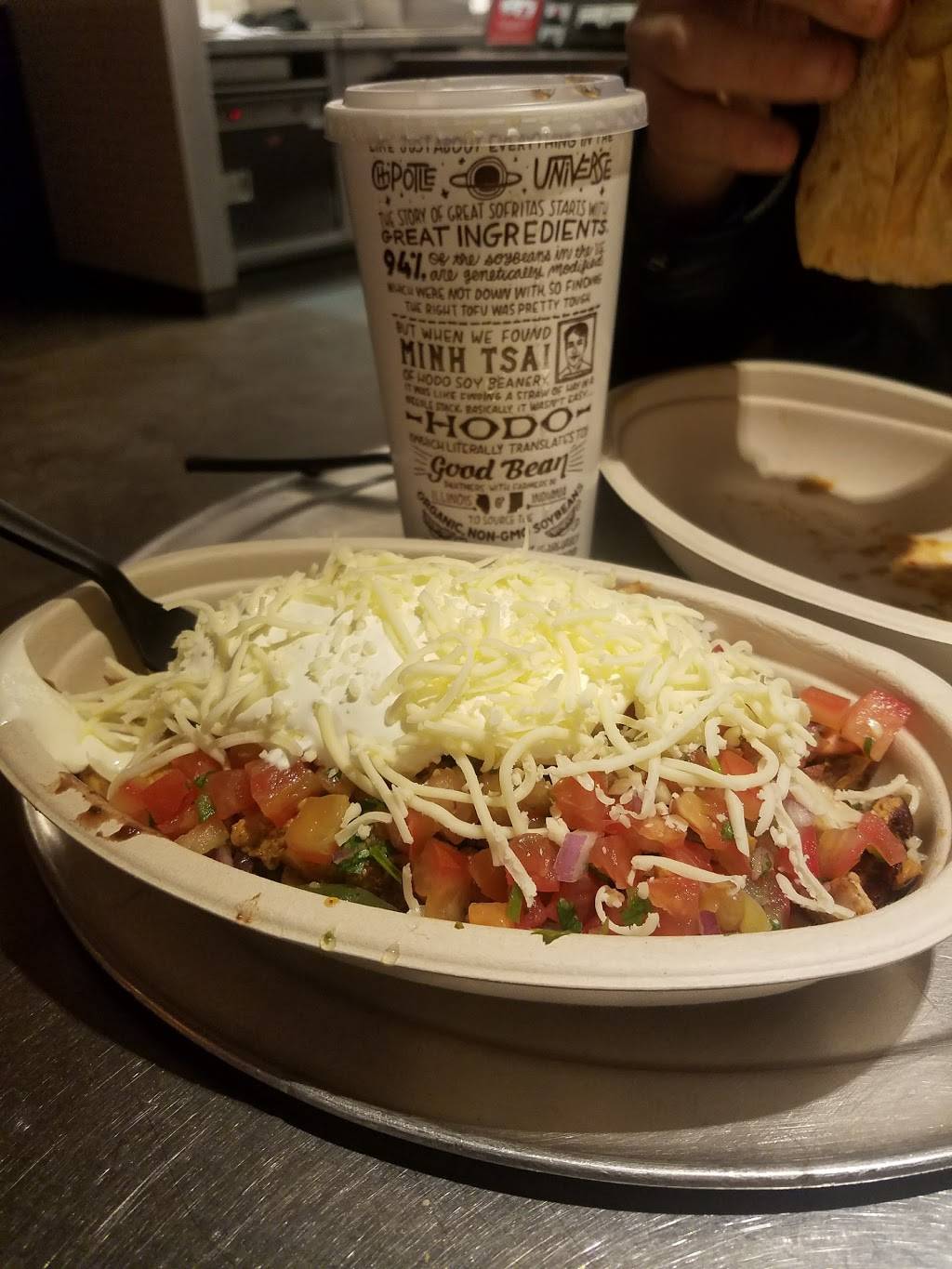 Chipotle Mexican Grill | restaurant | 4815 Commercial Dr #200, New Hartford, NY 13413, USA | 3157362467 OR +1 315-736-2467
