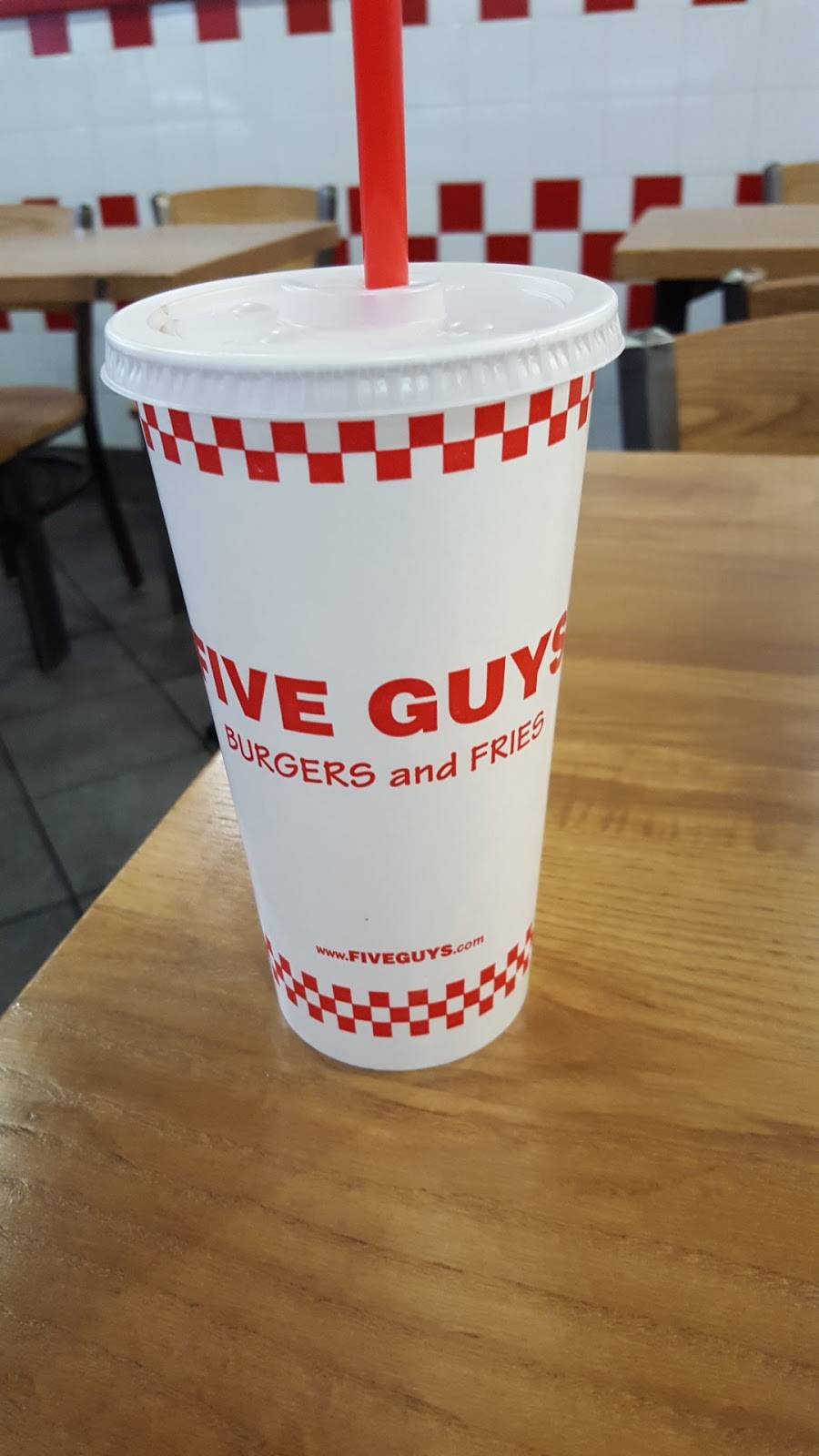 Five Guys | meal takeaway | 130 Gibbs St, Rockville, MD 20850, USA | 3017623500 OR +1 301-762-3500