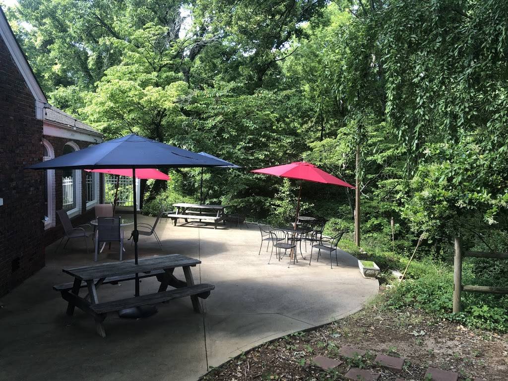 Burgers & Bakery | restaurant | 8881 Warren H Abernathy Hwy, Spartanburg, SC 29301, USA | 8643104495 OR +1 864-310-4495