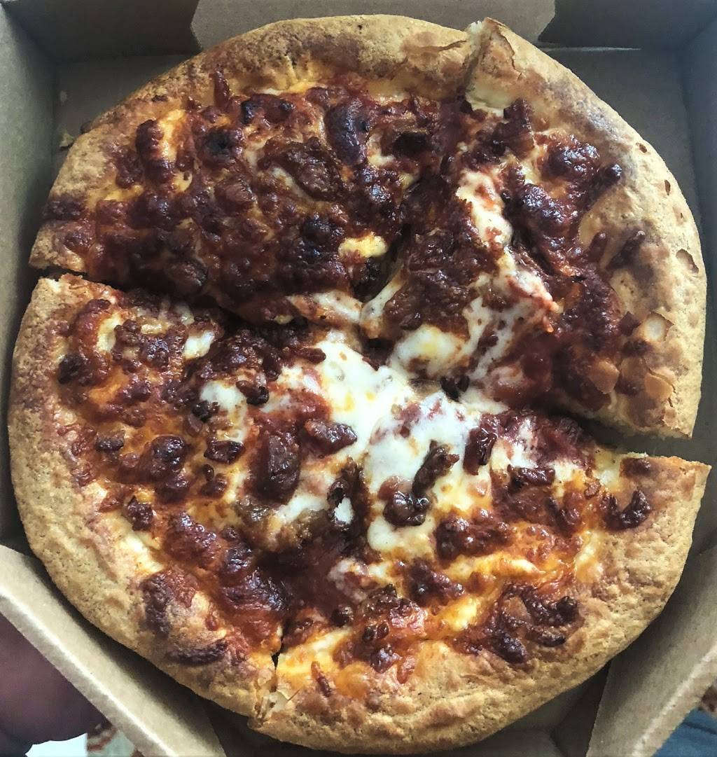 Round Table Pizza | meal delivery | 3250 Governor Dr, San Diego, CA 92122, USA | 8584572334 OR +1 858-457-2334