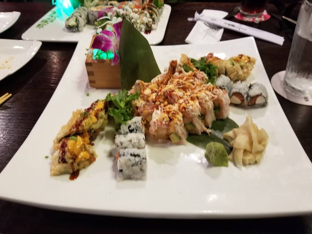 Sakura Restaurant | restaurant | 1104 Bichara Blvd, Lady Lake, FL 32159, USA | 3522058864 OR +1 352-205-8864