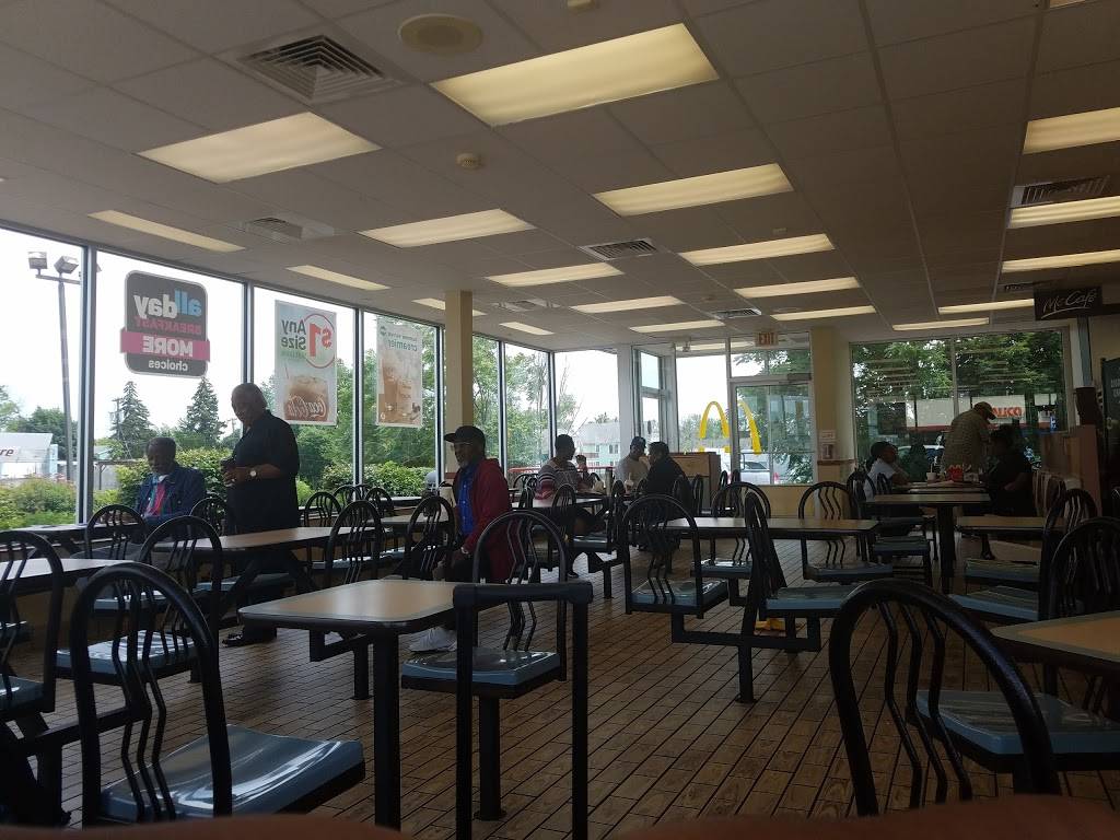 McDonalds | cafe | 262 Grider St, Buffalo, NY 14215, USA | 7168935521 OR +1 716-893-5521