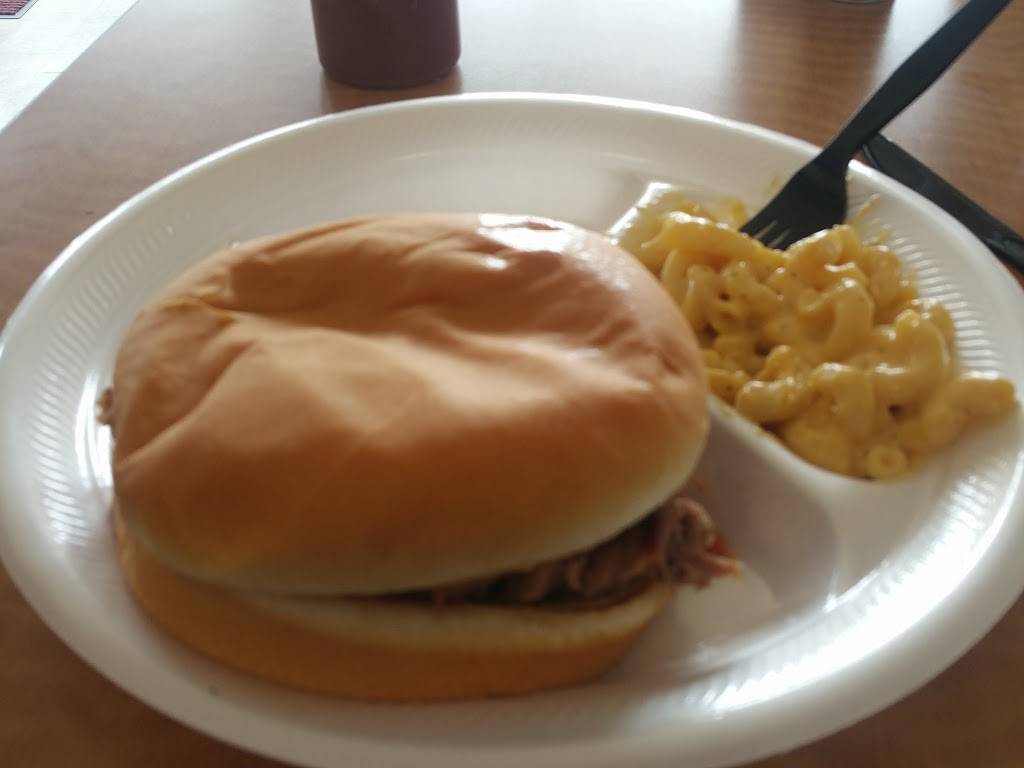 Chasin Tail BBQ | restaurant | 601 S Lake Dallas Dr, Lake Dallas, TX 75065, USA | 9403210524 OR +1 940-321-0524