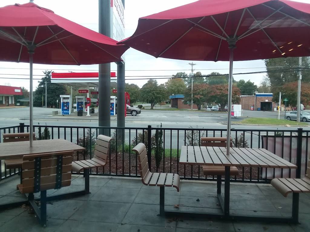 Wendys | restaurant | 1807 E Broad St, Statesville, NC 28625, USA | 7048727919 OR +1 704-872-7919