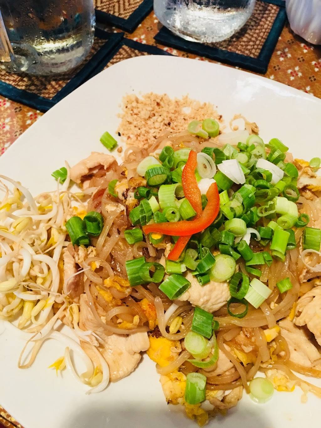 Thai Spice | restaurant | 1210 S Gilbert St # 200, Iowa City, IA 52240, USA | 3193512581 OR +1 319-351-2581