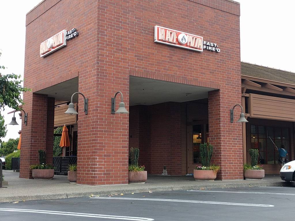 Blaze Pizza | meal takeaway | 2137 Golden Centre Ln, Gold River, CA 95670, USA | 9167426027 OR +1 916-742-6027