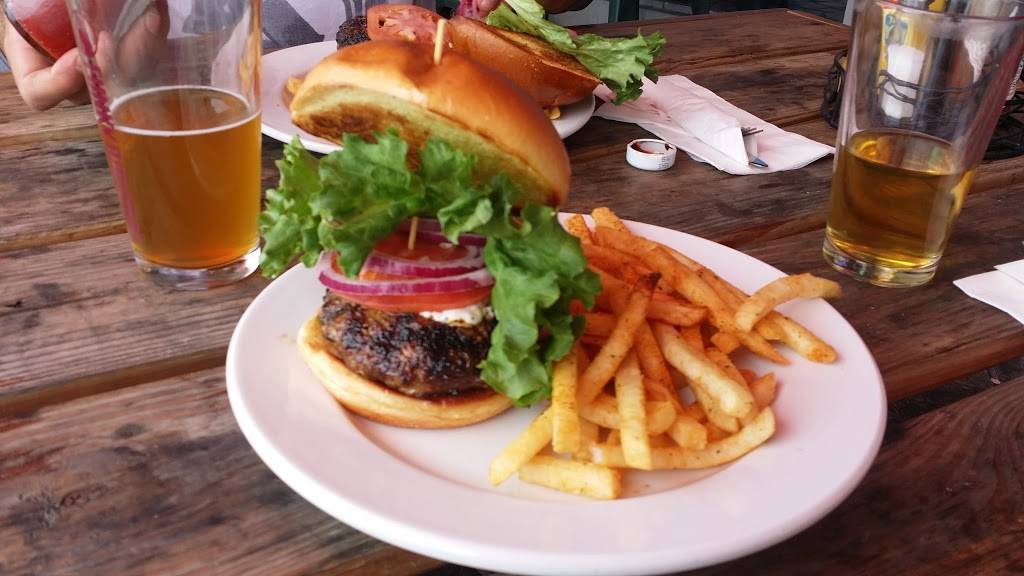 Burgers & Suds | restaurant | 360 SE 15th St, Pompano Beach, FL 33060, USA | 9547728007 OR +1 954-772-8007