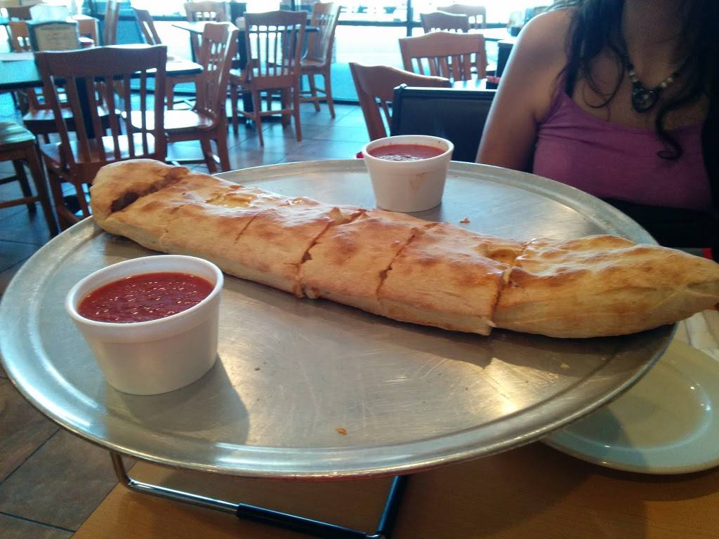 Roccos Pizza | restaurant | 4369 Commercial Way, Spring Hill, FL 34607, USA | 3525961500 OR +1 352-596-1500