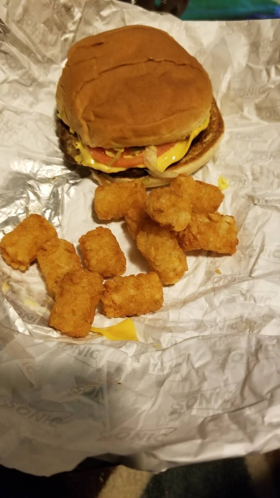 Sonic Drive-In | restaurant | 7101 Boat Club Rd, Fort Worth, TX 76179, USA | 8172361247 OR +1 817-236-1247