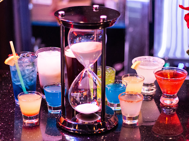 Hour Bar and Grill | restaurant | 398 S Bascom Ave, San Jose, CA 95128, USA | 4087227179 OR +1 408-722-7179